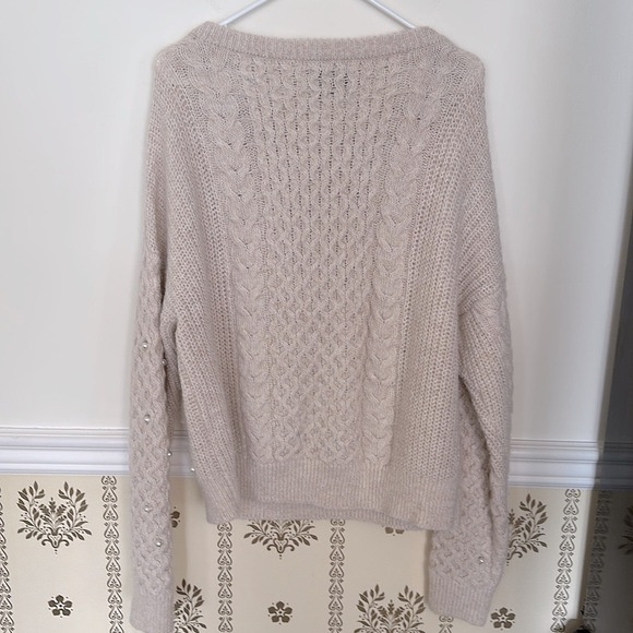 Abercrombie & Fitch Wool Blend Cable Knit XL Neutral Sweater with Pearl Accents - Picture 8 of 13